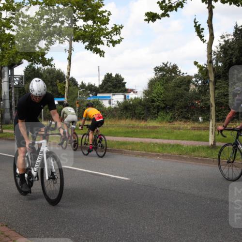 10.08.2025 - GEWOBA Citytriathlon Bremen Yannick Fuchs http://msf.ph/oto/8572830 10.08.2025 12:55:27 Radfahren 696, 804, 843, 982, 1033 meine-sportfotos.de