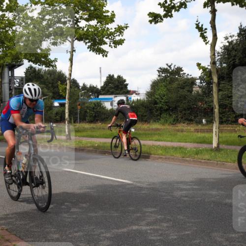 10.08.2025 - GEWOBA Citytriathlon Bremen Yannick Fuchs http://msf.ph/oto/8572837 10.08.2025 12:55:37 Radfahren 636, 658, 729, 804, 843, 880, 982, 1033 meine-sportfotos.de