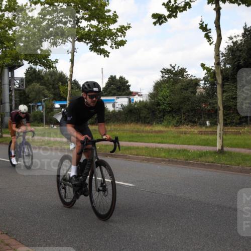 10.08.2025 - GEWOBA Citytriathlon Bremen Yannick Fuchs http://msf.ph/oto/8572856 10.08.2025 12:56:03 Radfahren 589, 662, 765, 779, 784, 883, 890, 896, 1024, 1025 meine-sportfotos.de