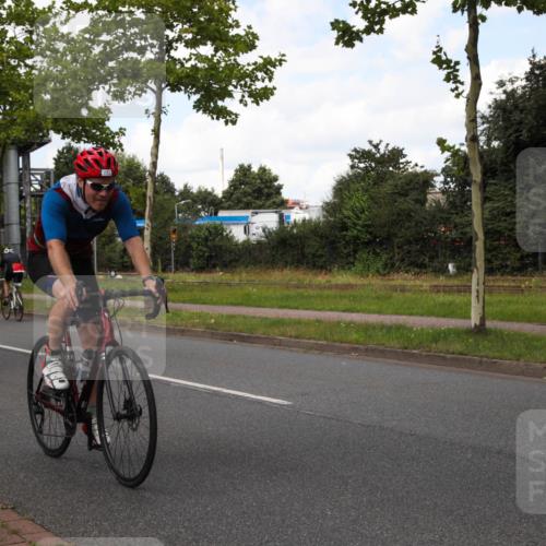 10.08.2025 - GEWOBA Citytriathlon Bremen Yannick Fuchs http://msf.ph/oto/8572891 10.08.2025 12:56:38 Radfahren 555, 567, 597, 678, 706, 721, 737, 749, 772, 782, 814, 815, 831 meine-sportfotos.de