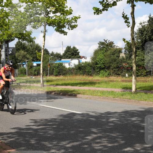 10.08.2025 - GEWOBA Citytriathlon Bremen Yannick Fuchs http://msf.ph/oto/8572904 10.08.2025 12:56:59 Radfahren 559, 597, 672, 723, 730, 755, 815, 830, 879, 913, 1003, 1014 meine-sportfotos.de