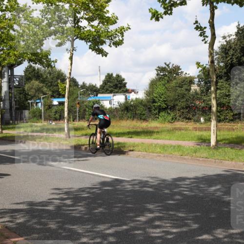 10.08.2025 - GEWOBA Citytriathlon Bremen Yannick Fuchs http://msf.ph/oto/8572930 10.08.2025 12:57:06 Radfahren 559, 672, 723, 730, 755, 758, 830, 849, 879, 913, 940, 969, 1003, 1014 meine-sportfotos.de