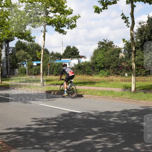 10.08.2025 - GEWOBA Citytriathlon Bremen Yannick Fuchs http://msf.ph/oto/8572962 10.08.2025 12:57:23 Radfahren 572, 690, 720, 730, 758, 849, 892, 900, 940, 969 meine-sportfotos.de