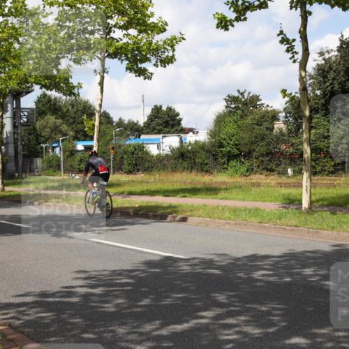 10.08.2025 - GEWOBA Citytriathlon Bremen Yannick Fuchs http://msf.ph/oto/8572963 10.08.2025 12:57:24 Radfahren 572, 690, 720, 758, 849, 892, 900, 940, 969 meine-sportfotos.de