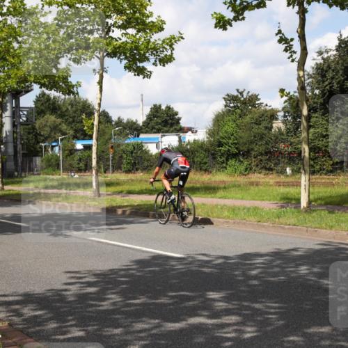 10.08.2025 - GEWOBA Citytriathlon Bremen Yannick Fuchs http://msf.ph/oto/8572975 10.08.2025 12:57:27 Radfahren 572, 690, 720, 758, 849, 892, 900, 940 meine-sportfotos.de