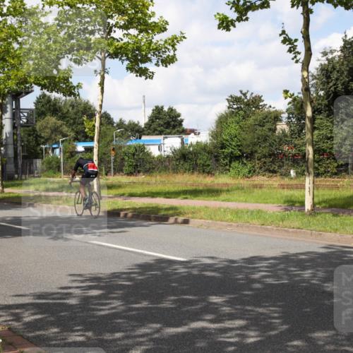 10.08.2025 - GEWOBA Citytriathlon Bremen Yannick Fuchs http://msf.ph/oto/8572977 10.08.2025 12:57:28 Radfahren 572, 690, 720, 758, 849, 892, 900 meine-sportfotos.de