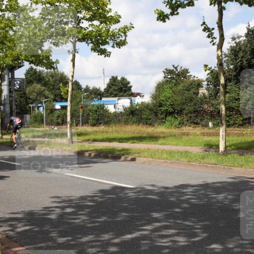 10.08.2025 - GEWOBA Citytriathlon Bremen Yannick Fuchs http://msf.ph/oto/8572979 10.08.2025 12:57:28 Radfahren 572, 690, 720, 758, 849, 892, 900 meine-sportfotos.de