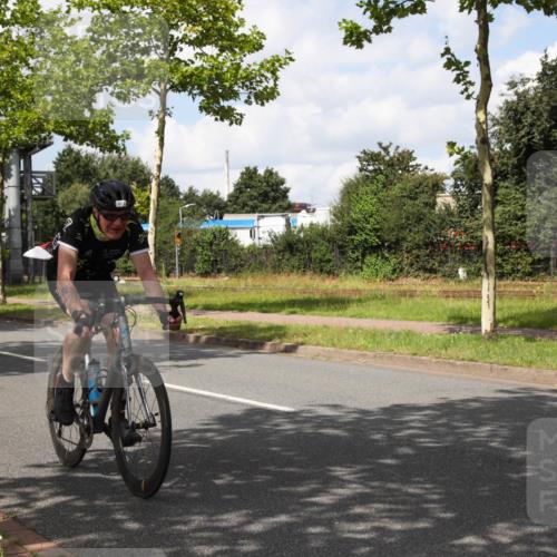 10.08.2025 - GEWOBA Citytriathlon Bremen Yannick Fuchs http://msf.ph/oto/8572981 10.08.2025 12:57:29 Radfahren 572, 690, 720, 849, 892, 900 meine-sportfotos.de