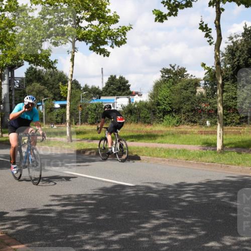 10.08.2025 - GEWOBA Citytriathlon Bremen Yannick Fuchs http://msf.ph/oto/8573029 10.08.2025 12:57:46 Radfahren 650, 660, 671, 690, 825, 853, 869, 1018 meine-sportfotos.de