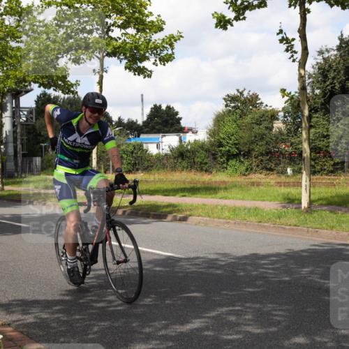 10.08.2025 - GEWOBA Citytriathlon Bremen Yannick Fuchs http://msf.ph/oto/8573084 10.08.2025 12:58:46 Radfahren 602, 609, 705, 762, 795, 802, 870, 885, 910, 921, 1038 meine-sportfotos.de