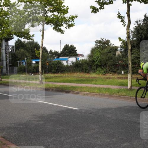 10.08.2025 - GEWOBA Citytriathlon Bremen Yannick Fuchs http://msf.ph/oto/8573103 10.08.2025 12:59:06 Radfahren 596, 602, 705, 709, 846, 885, 921, 1038 meine-sportfotos.de