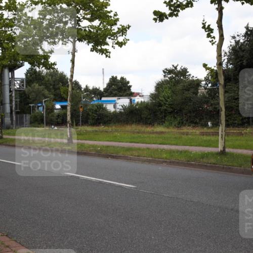 10.08.2025 - GEWOBA Citytriathlon Bremen Yannick Fuchs http://msf.ph/oto/8573122 10.08.2025 12:59:40 Radfahren 595, 644, 698, 850, 889, 907, 949, 975, 978 meine-sportfotos.de