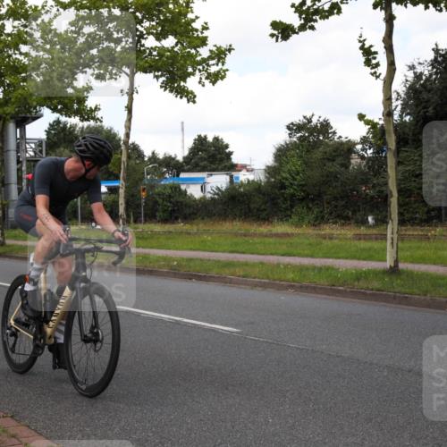 10.08.2025 - GEWOBA Citytriathlon Bremen Yannick Fuchs http://msf.ph/oto/8573124 10.08.2025 12:59:43 Radfahren 595, 614, 623, 628, 644, 698, 850, 889, 907, 934, 949 meine-sportfotos.de