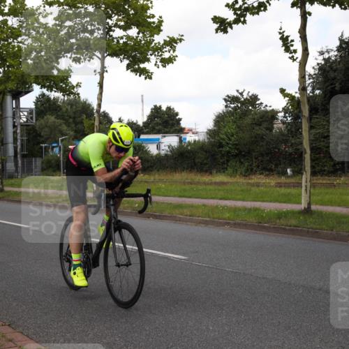 10.08.2025 - GEWOBA Citytriathlon Bremen Yannick Fuchs http://msf.ph/oto/8573140 10.08.2025 12:59:59 Radfahren 614, 623, 628, 652, 698, 835, 848, 850, 871, 889, 907, 934, 1002, 1012, 1022, 1030 meine-sportfotos.de