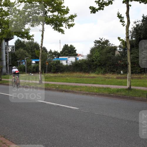 10.08.2025 - GEWOBA Citytriathlon Bremen Yannick Fuchs http://msf.ph/oto/8573146 10.08.2025 13:00:04 Radfahren 614, 623, 628, 652, 698, 803, 835, 848, 871, 934, 983, 1002, 1012, 1022, 1030 meine-sportfotos.de