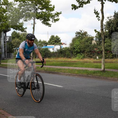 10.08.2025 - GEWOBA Citytriathlon Bremen Yannick Fuchs http://msf.ph/oto/8573164 10.08.2025 13:00:41 Radfahren 581, 613, 785, 1023 meine-sportfotos.de