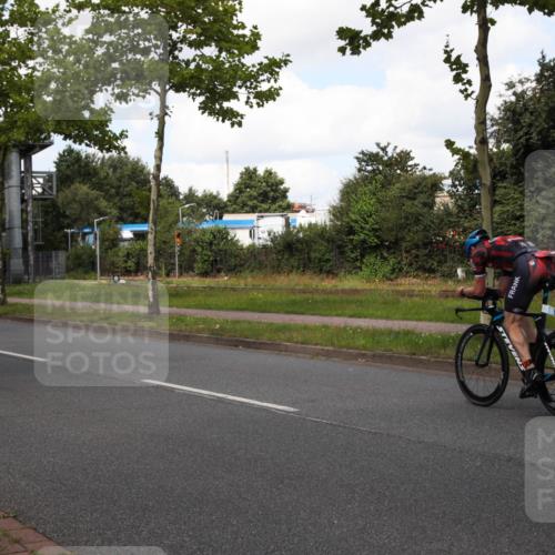 10.08.2025 - GEWOBA Citytriathlon Bremen Yannick Fuchs http://msf.ph/oto/8573166 10.08.2025 13:00:43 Radfahren 581, 613, 785, 1023 meine-sportfotos.de