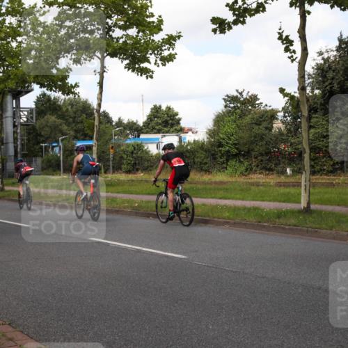 10.08.2025 - GEWOBA Citytriathlon Bremen Yannick Fuchs http://msf.ph/oto/8573170 10.08.2025 13:00:45 Radfahren 581, 613, 669, 677, 785, 1023 meine-sportfotos.de
