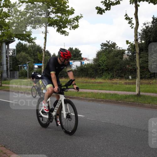 10.08.2025 - GEWOBA Citytriathlon Bremen Yannick Fuchs http://msf.ph/oto/8573190 10.08.2025 13:01:11 Radfahren 646, 684, 713, 829, 837, 862, 926, 944, 1001 meine-sportfotos.de
