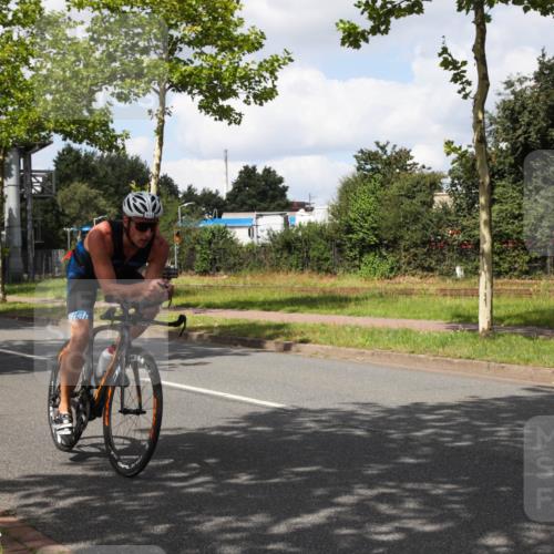 10.08.2025 - GEWOBA Citytriathlon Bremen Yannick Fuchs http://msf.ph/oto/8573204 10.08.2025 13:01:39 Radfahren 608, 663, 703, 716, 754, 800, 816, 819, 828, 851, 923 meine-sportfotos.de