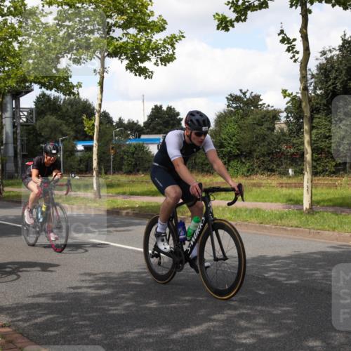 10.08.2025 - GEWOBA Citytriathlon Bremen Yannick Fuchs http://msf.ph/oto/8573235 10.08.2025 13:01:55 Radfahren 586, 703, 819, 828, 842, 923, 953, 964, 1011 meine-sportfotos.de