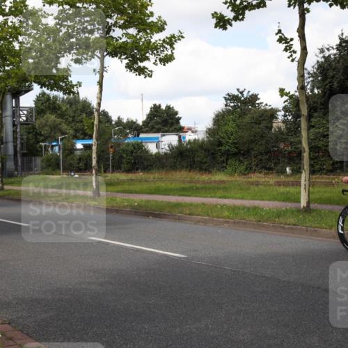 10.08.2025 - GEWOBA Citytriathlon Bremen Yannick Fuchs http://msf.ph/oto/8573240 10.08.2025 13:02:05 Radfahren 586, 731, 842, 953, 964, 1011 meine-sportfotos.de