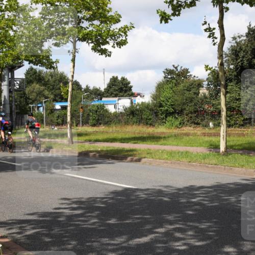 10.08.2025 - GEWOBA Citytriathlon Bremen Yannick Fuchs http://msf.ph/oto/8573251 10.08.2025 13:02:29 Radfahren 607, 647, 712, 771, 955 meine-sportfotos.de