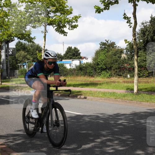 10.08.2025 - GEWOBA Citytriathlon Bremen Yannick Fuchs http://msf.ph/oto/8573275 10.08.2025 13:02:38 Radfahren 607, 647, 661, 712, 911, 955 meine-sportfotos.de