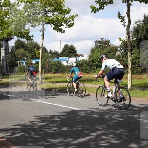 10.08.2025 - GEWOBA Citytriathlon Bremen Yannick Fuchs http://msf.ph/oto/8573305 10.08.2025 13:03:00 Radfahren 668, 693, 945, 1020 meine-sportfotos.de