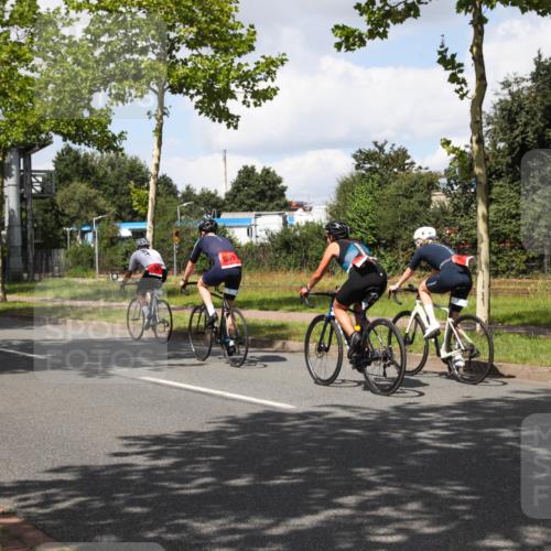 10.08.2025 - GEWOBA Citytriathlon Bremen Yannick Fuchs http://msf.ph/oto/8573329 10.08.2025 13:03:16 Radfahren 633, 651, 668, 693, 727, 748, 898, 945, 954 meine-sportfotos.de