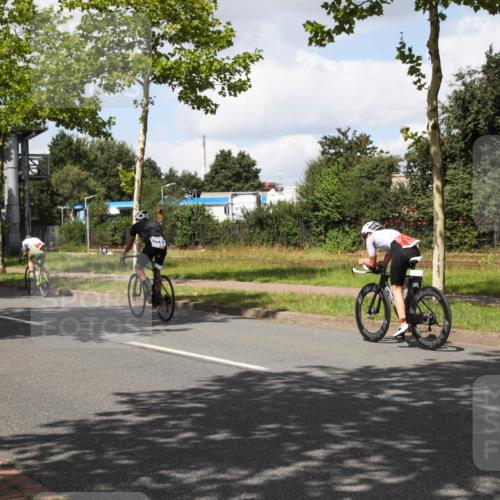 10.08.2025 - GEWOBA Citytriathlon Bremen Yannick Fuchs http://msf.ph/oto/8573352 10.08.2025 13:03:25 Radfahren 633, 651, 727, 748, 898, 925, 954 meine-sportfotos.de