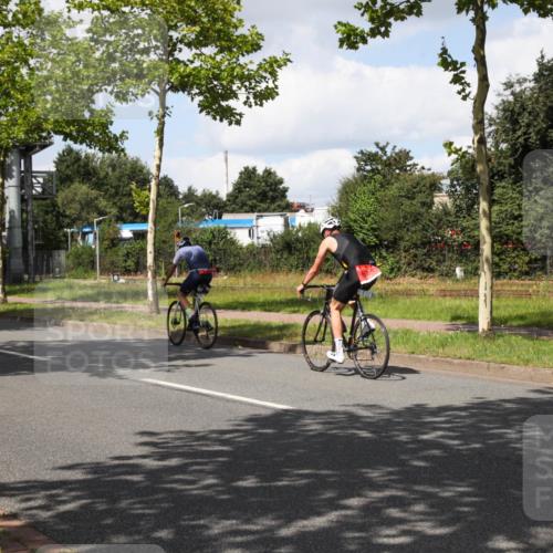 10.08.2025 - GEWOBA Citytriathlon Bremen Yannick Fuchs http://msf.ph/oto/8573361 10.08.2025 13:03:33 Radfahren 633, 727, 748, 812, 823, 925, 954 meine-sportfotos.de