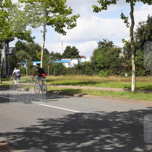 10.08.2025 - GEWOBA Citytriathlon Bremen Yannick Fuchs http://msf.ph/oto/8573363 10.08.2025 13:03:33 Radfahren 633, 727, 748, 812, 823, 925, 954 meine-sportfotos.de
