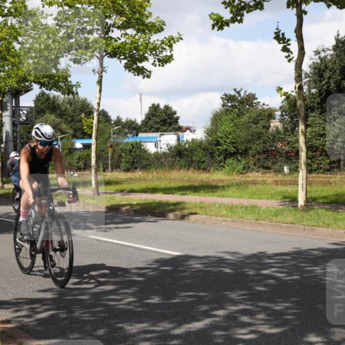 10.08.2025 - GEWOBA Citytriathlon Bremen Yannick Fuchs http://msf.ph/oto/8573377 10.08.2025 13:03:40 Radfahren 753, 812, 823, 908, 925, 1007 meine-sportfotos.de