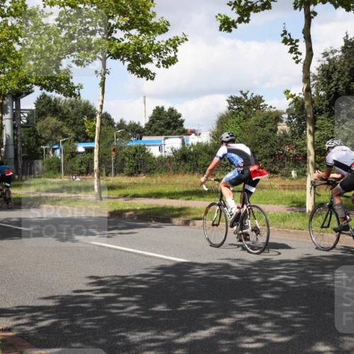 10.08.2025 - GEWOBA Citytriathlon Bremen Yannick Fuchs http://msf.ph/oto/8573391 10.08.2025 13:03:44 Radfahren 676, 753, 812, 823, 908, 925, 965, 1007 meine-sportfotos.de