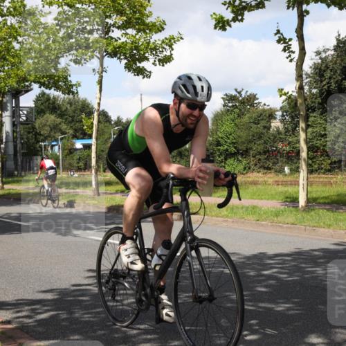 10.08.2025 - GEWOBA Citytriathlon Bremen Yannick Fuchs http://msf.ph/oto/8573404 10.08.2025 13:03:48 Radfahren 574, 676, 685, 753, 812, 823, 908, 925, 965, 1007 meine-sportfotos.de