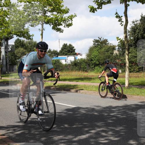 10.08.2025 - GEWOBA Citytriathlon Bremen Yannick Fuchs http://msf.ph/oto/8573412 10.08.2025 13:03:50 Radfahren 574, 676, 685, 753, 812, 823, 908, 965, 1007 meine-sportfotos.de