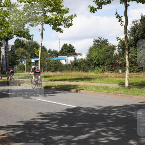10.08.2025 - GEWOBA Citytriathlon Bremen Yannick Fuchs http://msf.ph/oto/8573418 10.08.2025 13:03:52 Radfahren 574, 576, 676, 685, 753, 812, 823, 908, 965, 1007 meine-sportfotos.de
