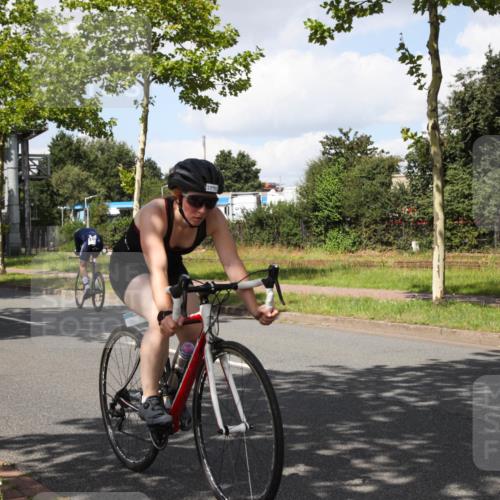 10.08.2025 - GEWOBA Citytriathlon Bremen Yannick Fuchs http://msf.ph/oto/8573503 10.08.2025 13:04:17 Radfahren 576, 605, 625, 640, 674, 697, 760, 769, 786, 799, 946, 960, 963, 1013, 1036 meine-sportfotos.de