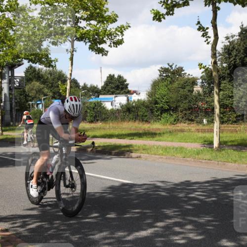 10.08.2025 - GEWOBA Citytriathlon Bremen Yannick Fuchs http://msf.ph/oto/8573510 10.08.2025 13:04:19 Radfahren 605, 625, 640, 674, 697, 760, 769, 786, 799, 875, 946, 960, 963, 1013, 1036 meine-sportfotos.de