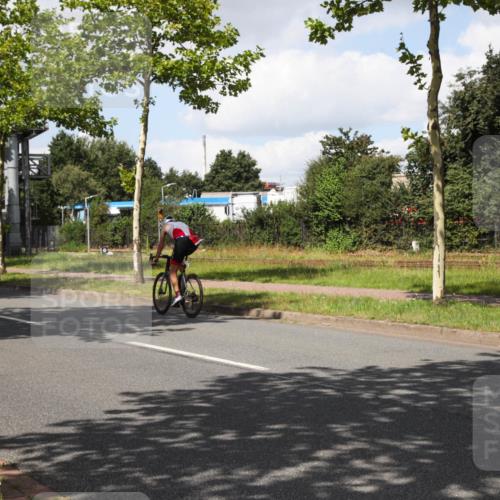10.08.2025 - GEWOBA Citytriathlon Bremen Yannick Fuchs http://msf.ph/oto/8573514 10.08.2025 13:04:20 Radfahren 625, 640, 674, 697, 751, 760, 769, 786, 799, 875, 946, 960, 963, 1013, 1036 meine-sportfotos.de
