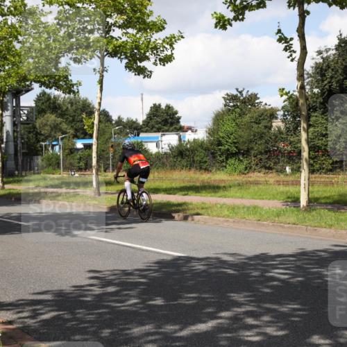 10.08.2025 - GEWOBA Citytriathlon Bremen Yannick Fuchs http://msf.ph/oto/8573525 10.08.2025 13:04:24 Radfahren 640, 674, 751, 760, 769, 799, 808, 875, 939, 946, 960, 1013, 1036 meine-sportfotos.de