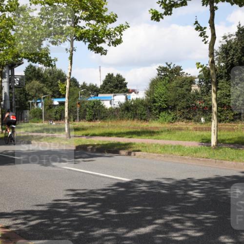 10.08.2025 - GEWOBA Citytriathlon Bremen Yannick Fuchs http://msf.ph/oto/8573549 10.08.2025 13:04:30 Radfahren 583, 674, 675, 751, 799, 808, 875, 939, 960 meine-sportfotos.de