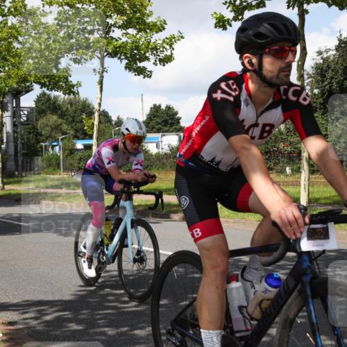 10.08.2025 - GEWOBA Citytriathlon Bremen Yannick Fuchs http://msf.ph/oto/8573582 10.08.2025 13:04:52 Radfahren 590, 629, 745, 909, 929, 930, 951 meine-sportfotos.de