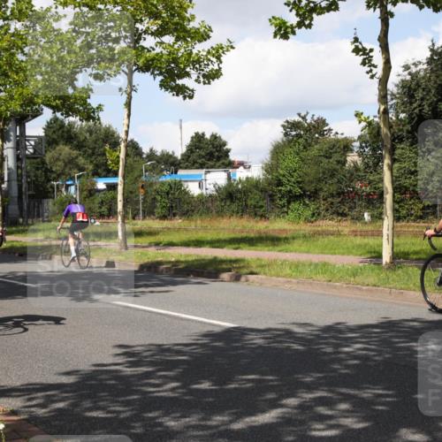 10.08.2025 - GEWOBA Citytriathlon Bremen Yannick Fuchs http://msf.ph/oto/8573598 10.08.2025 13:05:12 Radfahren 587, 590, 622, 641, 645, 745, 884, 916, 928, 958, 1010 meine-sportfotos.de