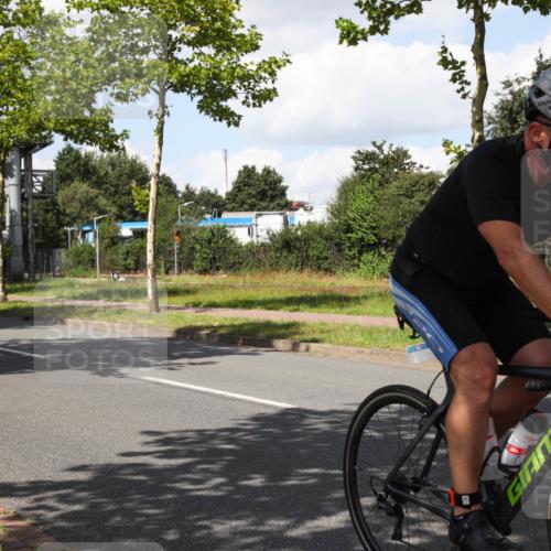 10.08.2025 - GEWOBA Citytriathlon Bremen Yannick Fuchs http://msf.ph/oto/8573636 10.08.2025 13:05:53 Radfahren 573, 616, 630, 746, 767, 793, 857, 948, 981 meine-sportfotos.de