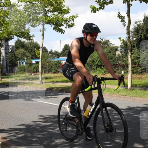 10.08.2025 - GEWOBA Citytriathlon Bremen Yannick Fuchs http://msf.ph/oto/8573638 10.08.2025 13:05:55 Radfahren 573, 616, 630, 767, 793, 857, 948, 981 meine-sportfotos.de