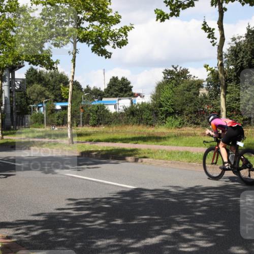 10.08.2025 - GEWOBA Citytriathlon Bremen Yannick Fuchs http://msf.ph/oto/8573640 10.08.2025 13:05:56 Radfahren 573, 616, 630, 767, 793, 857, 918, 948, 981 meine-sportfotos.de