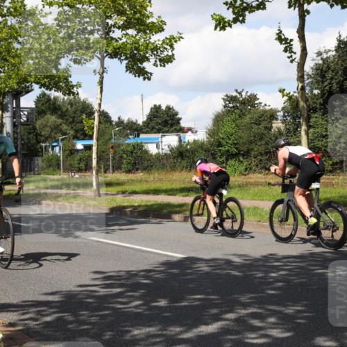 10.08.2025 - GEWOBA Citytriathlon Bremen Yannick Fuchs http://msf.ph/oto/8573641 10.08.2025 13:05:56 Radfahren 573, 616, 630, 767, 793, 857, 918, 948, 981 meine-sportfotos.de