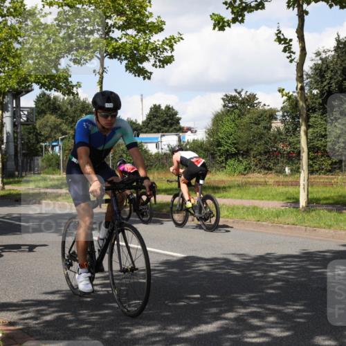 10.08.2025 - GEWOBA Citytriathlon Bremen Yannick Fuchs http://msf.ph/oto/8573642 10.08.2025 13:05:56 Radfahren 573, 616, 630, 767, 793, 857, 918, 948, 981 meine-sportfotos.de